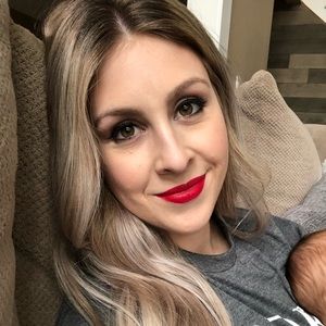 Meet your Posher, Corinne